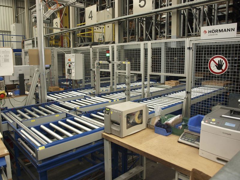 Kommissionierplatz Tablarlager (Bild: Hörmann Logistik)