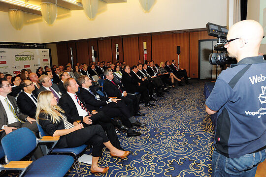 100 Gäste kamen zur Verleihung des Gebrauchtwagen Award 2011. (Archiv: Vogel Business Media)