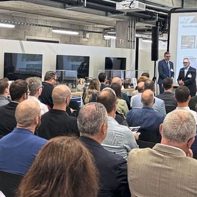 Über 80 Teilnehmer besuchten den AI Integrated Production Summit. (Bild: MM Maschinenmarkt)