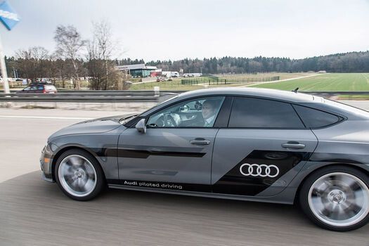 Grundsätzlich schlägt sich der Auto-Pilot aber gut. (Audi)