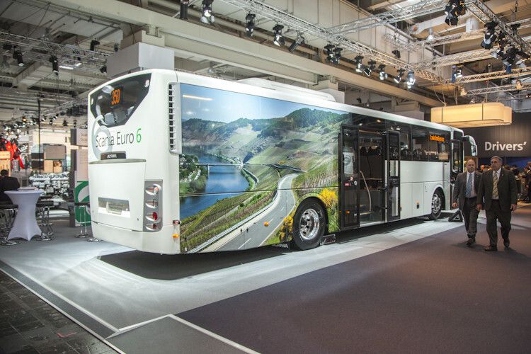 Zusätzlich zu den Lkw stellte Scania auch sein Bus-Portfolio aus. (Foto: Suffner)