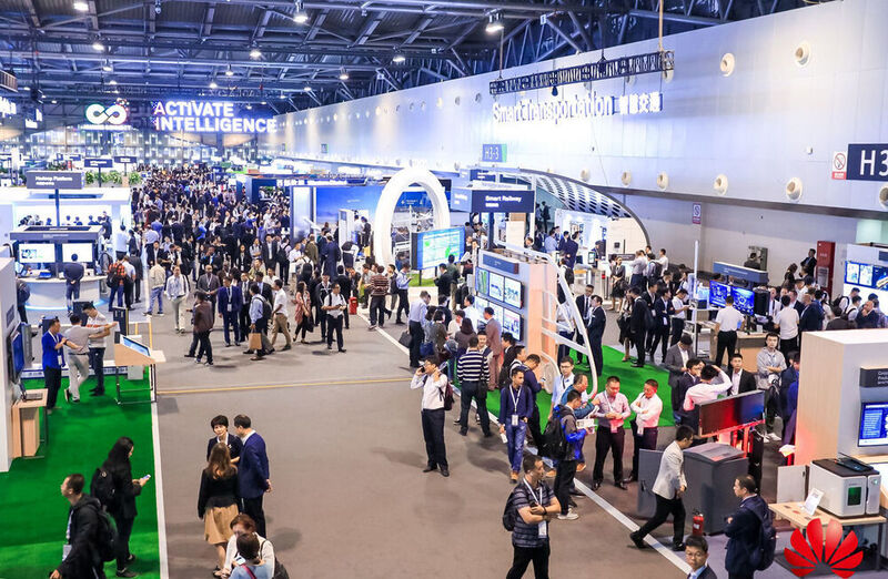 Nur ein kleiner Teil einer der großen Ausstellungshallen, in denen sich Huawei und die Partner präsentierten. (Huawei)
