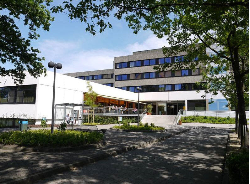 Die Aller-Weser-Klinik im niedersächsischen Achim hat ihre 1974 installierten Heizungs-, Lüftungs- und Klimaanlagen im Rahmen eines Energiespar-Contractings energetisch modernisieren lassen. (Foto:)