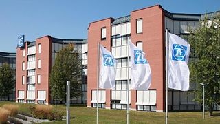 Die ZF Friedrichshafen will in den kommenden zwei Jahren eine halbe MIlliadre Euro einsparen. Dazu will das Unternehmen auch die Zahl seiner Lieferanten deutlich reduzieren. (ZF Friedrichshafen)