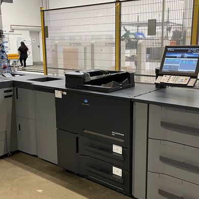 Mit digitalen Drucksystemen können Anleitungen und Dokumente direkt am Fertigungsort gedruckt werden. (Bild: Centrotherm)