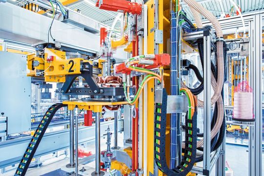 Die Maschinen von Risomat werden ganz indiviuell auf die Kundenanforderungen zugeschnitten.(Bild:  Franke GmbH)