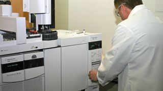 Abb. 3: Das verwendete GC/MS-Triple-Quad (GC/QQQ)-Analyser-System enthält eine über 1000 Substanzen umfassende MRM-Datenbank für Pestizide und Umweltschadstoffe.  (Bild: Agilent Technologies)