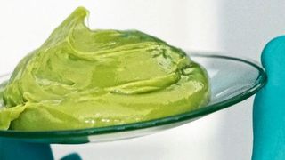 Entwickelt wurden mechanisch stabile Produkte, die auch unter extremen Druckanforderungen und Vibrationen hervorragend arbeiten sollen. (Rhenus Lub)