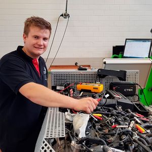 Manuel Schmied wird Deutschland bei den Kfz-Mechatronikern Pkw vertreten.(Bild:  Werth – Worldskills Germany)