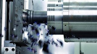 Bild 1: Eine hohe Schnittgeschwindigkeit ist bei der Schwerzerspanung nicht unbedingt ausschlaggebend. Wichtiger sind große Schnitttiefen bei gleichzeitig hohen Vorschüben. (Archiv: Vogel Business Media)