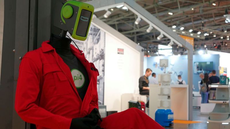 Auch Roboter auf der Automatica brauchen irgendwann eine Pause.