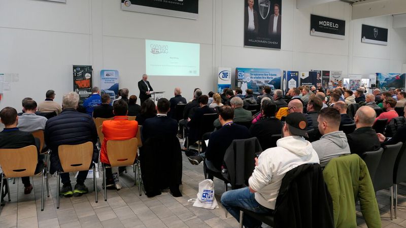 Über 130 Teilnehmer konnte Claus Evels, ZKF-Vizepräsident, zum fünften ZKF-Caravantag begrüßen. (Bild: Wenz - VCG)