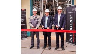 Offizielle Inbetriebnahme der neuen Anlage für Plexiglas-Formmassen in Worms durch Robert Weber, Leiter des Röhm Standortes Worms, Hans-Peter Hauck, COO von Röhm, und Siamak Djafarian, Leiter des Geschäftsbereichs Molding Compounds von Röhm (v.l.). (Bild: Röhm)