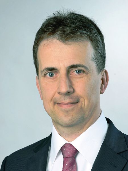 Dr. Wenko Süptitz, Leiter des Fachverbandes Photonik im Industrieverband Spectaris, erwartet eine positive Entscheidung der Verlängerungsanträge für die Ausnahmeregelungen für Blei in optischen Gläsern und Cadium in Filtergläsern. (Spectaris)
