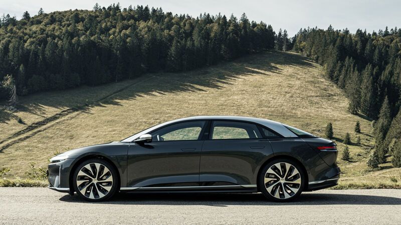 Mit seiner fast 5 Meter langen Karosserie bietet der Lucid Air Oberklasse-Format. (Bild: Lucid Motors)