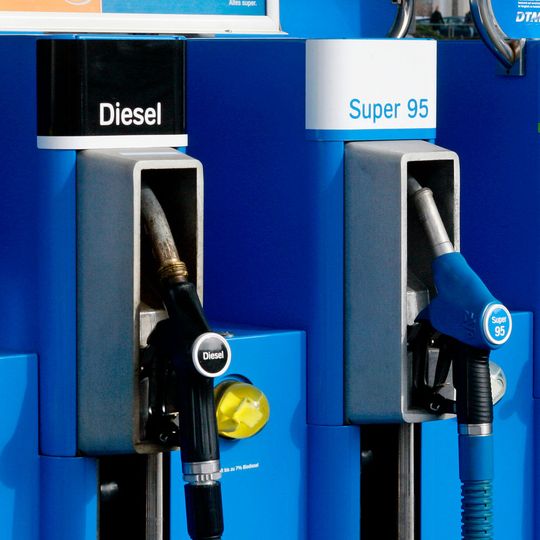 Während das Interesse an Dieselfahrzeugen in den letzten Jahren deutlich nachgelassen hat, konnten Benziner zulegen.(Bild:  Aral)