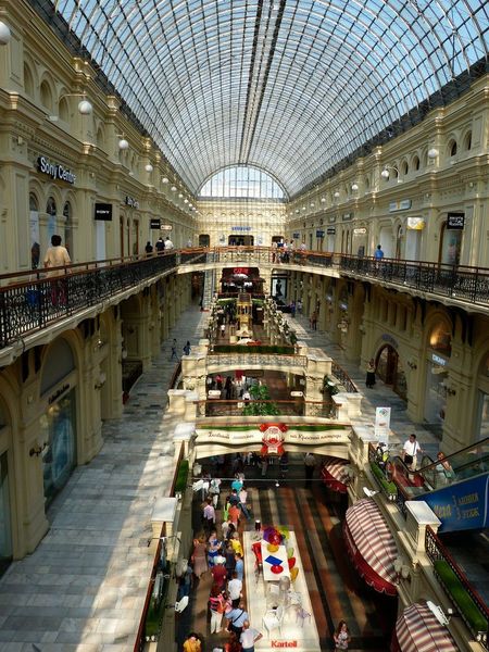 Rund die Hälfte der Internetnutzer ab 14 Jahren wünscht sich beim stationären Shoppen öffentliche Hotspots in den Geschäften, so eine aktuelle Umfrage vom Branchenverband Bitkom. Vor allem für die junge Zielgruppe von 14 bis 29 Jahren ist dies sehr wichtig. Hier wollen 66 Prozent in einem Geschäft auf WLAN zugreifen zu können. Bei den 30- bis 49-Jährigen ist es jeder Zweite, bei den 50- bis 64-Jährigen sind es 39 Prozent und immerhin 25 Prozent der über 65-Jährigen wünscht sich ebenfalls WLAN während der Shoppingtour.
 (Pixabay)