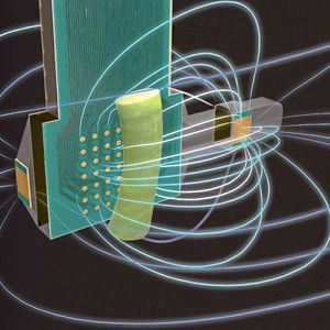 Elektrische Feldlinien, die sich um Kamera und Pflanze herum ausbreiten, sind in weiß-blauen Farben dargestellt. Sie verlaufen von den Sendeelektroden des dünnen, verlängerten Hinterendes zu den Messelektroden im vorderen Bereich sowie zur Frontelektrode des Gerätes (goldfarben).