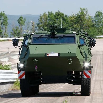 Whether on inclines, slopes or rough terrain: at WTD41 in Trier the Patria 6x6 is being pushed to its limits. (Source: Bundeswehr/Dirk Bannert)