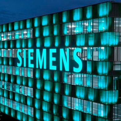 Die Region um Frankfurt am Main darf sich über eine neue Siemens-Entscheidung freuen. Denn zum einen will man zwei Werke ausbauen und neue Jobs schaffen. Und zum anderen denkt man an einen Neubau in Offenbach ... (Bild: Siemens)
