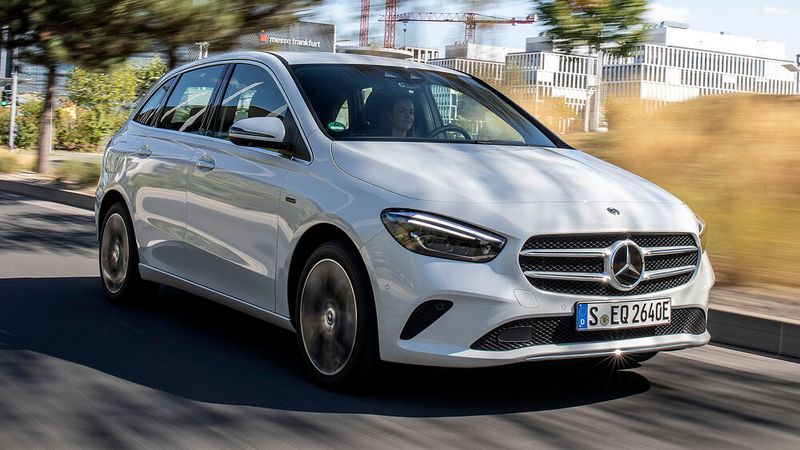 Die A-Klasse als Hatchback und Limousine, das in China gebaute Derivat mit langem Radstand sowie die B-Klasse werden ohne Nachfolger auslaufen. (Bild: Mercedes)