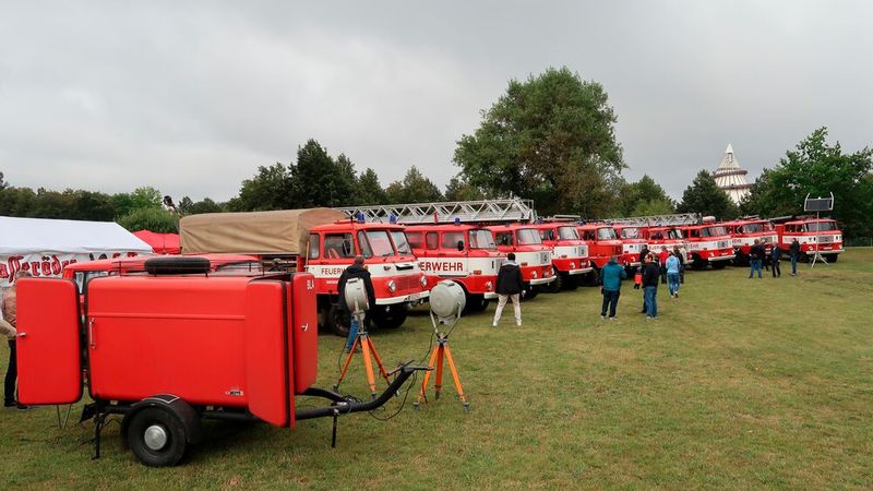 Apropos: neun IFA W50 und ein weiterer Robur LO 2002 A (vorn) in Feuerwehr-Ausführung. (Bild: Diehl)