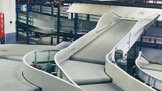 Das neue Transportband Amp Miser von Forbo Siegling kann die Energiekosten der Stückgutförderung in Verteilzentren und Flughäfen um bis zu 40% senken. Bild: Forbo Siegling (Archiv: Vogel Business Media)