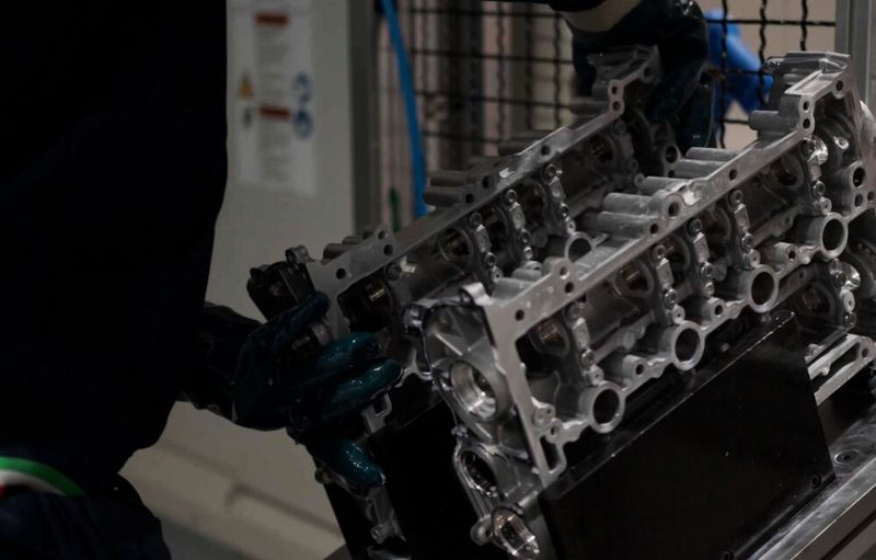 Auf den Maschinen von Grob werden verschiedene Powertrain-Komponenten gefertigt. (Bild:  Grob)