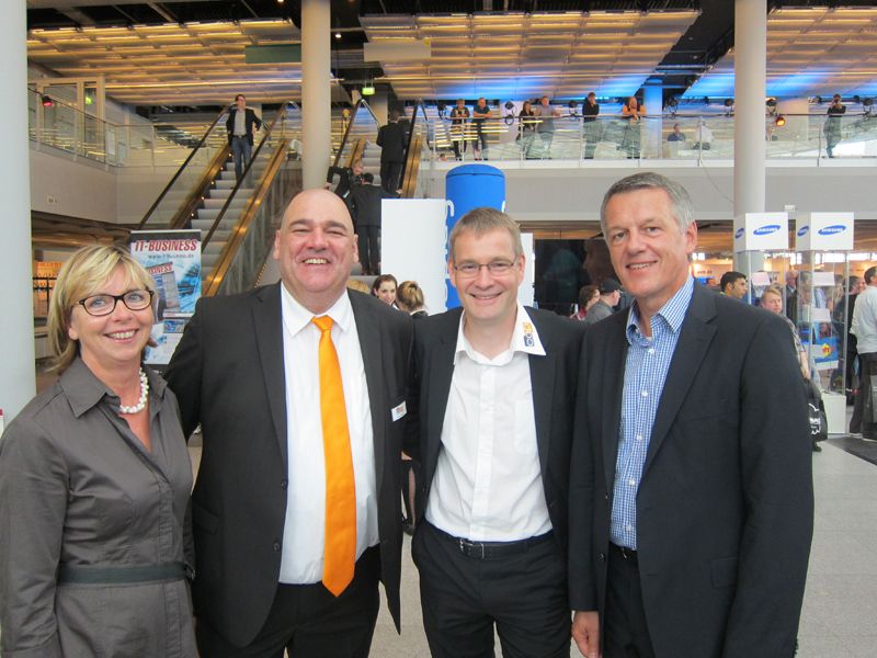 (v. l.) Martina Warmbold, Oliver Gorges und Arnd Villwock, cop software + services und Ralph Warmbold, Nordanex                                (Bild: Vogel IT-Medien GmbH)
