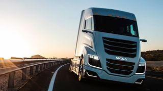 Dieses Bild gehört der Vergangenheit an, denn der Elektrolastwagen-Bauer Nikola streicht per US-Insolvenzverfahren die Segel, wie man jetzt erfährt. Zu den Hauptgläubigern gehört übrigens der Bosch-Konzern ... (Bild: Nikola)