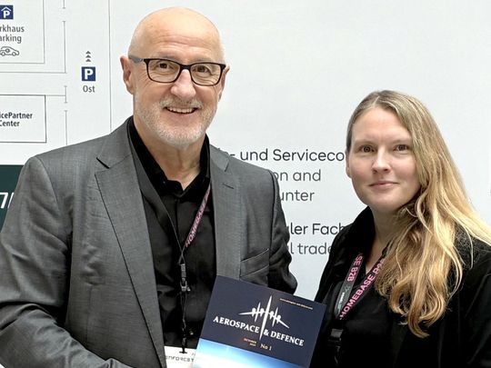 Die Köpfe hinter dem Kongress: Gerd Kielburger, Director International Business, und Maria Beyer-Fistrich, Chefredakteurin Aerospace & Defence, beide VCG. (Bild:  Veronika Maucher)