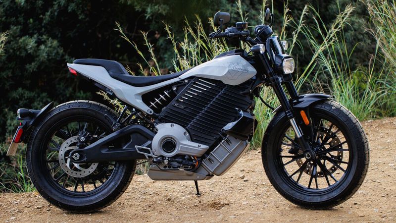 Die S2 ist allerdings kein Zweisitzer. Mehr als ein Notplatz hinterm Fahrersitz ist nicht geboten. (Bild: Sam Nalven)