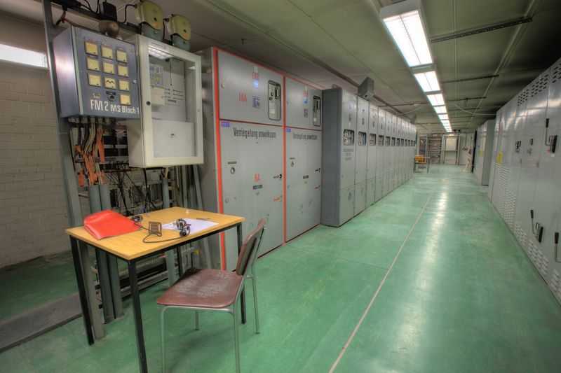 Blick in die elektrotechnische Versorgungsanlage im Keller des Friedrichstadt-Palastes. (Friedrichstadt-Palast/Steven Coppenbarger)