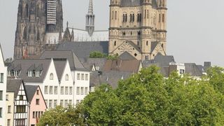 Der Pegel Köln am Rheinufer der Altstadt Phoenix Contact (Archiv: Vogel Business Media)