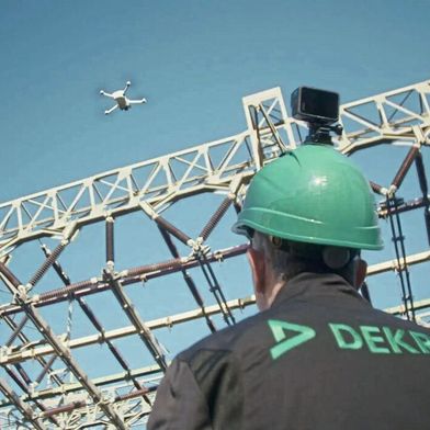Dekra-Experten haben die neuartige Inspektionstechnik bereits bei Projekten in zahlreichen Ländern erfolgreich eingesetzt: beispielsweise im Nahen Osten oder zur Produktionsüberwachung in Fertigungsanlagen in China. (Bild: Dekra)