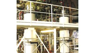 Die neue Destillationsanlage für Diformal in Greiz  (Bild: Akzo Nobel)