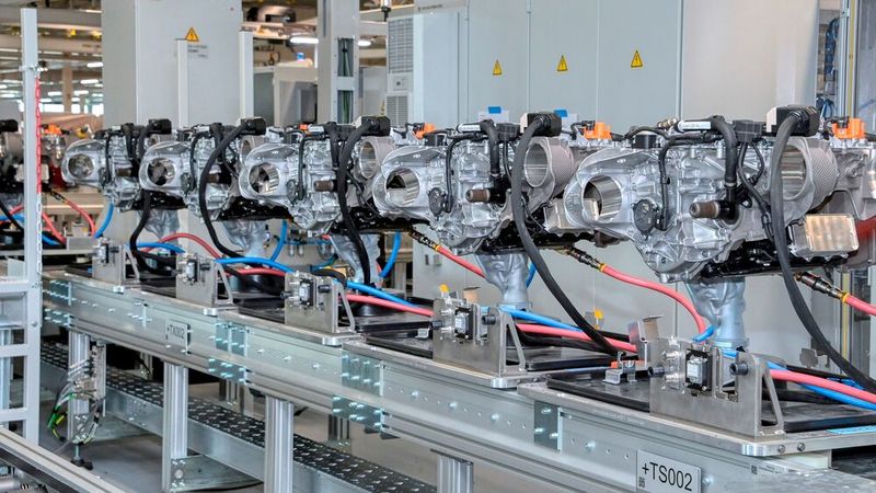 In Steyr ist der Startschuss für Serienproduktion der neuen Elektromotoren gefallen, die in der Neuen Klasse zum Einsatz kommen. (Bild:  BMW)