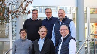 Stehen für eine erfolgreiche Partnerschaft: Dirk Krumdieck, Geschäftsführer Weltec Biopower, Guillaume Labarrière, Geschäftsführer Agripower, Carsten Hesselfeld, Leitung Projekte (oben, von links) sowie Cédric Chomette, technischer Leiter, Emmanuel Prouteau, stellvertretender Geschäftsführer für Vertrieb und Entwicklung, und Alain Priser, International Sales Manager (unten, von links). (Bild: Weltec Biopower, Agripower)