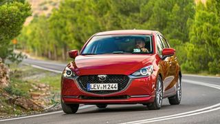 Der Mazda 2 ist seit 2015 in der dritten Generation erhältlich. Jetzt hat Mazda seinem Kleinwagen ein so genanntes Facelift spendiert. (Mazda)