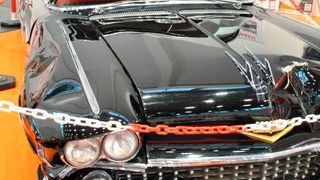 Auch wenn's mal gekracht hat, leistet eine spezielle Oldie-Versicherung wertvolle Dienste. (Dominsky)