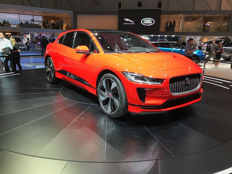Der britische Vollblutstromer Jaguar I-Pace ist mit 294 kW/400 PS sowie rund 500 Kilometern ähnlich aufgestellt wie der e-tron; er kostet fast 80.000 Euro. (Christian Otto/Automobil Industrie)