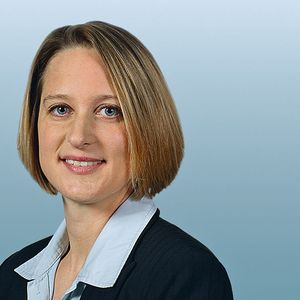 „Um weiterhin erfolgreich zu sein, erarbeiten wir zusammen mit Marktbegleitern offene Standards und Leitlinien”,  sagt Anja Moldehn, Senior Projectmanager Industrie 4.0 bei Phoenix Contact.