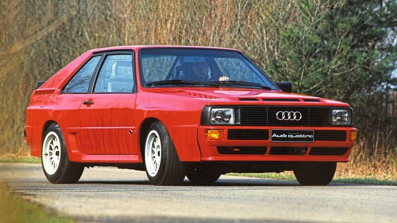 Im September 1983 stellt Audi auf der Internationalen Automobilausstellung in Frankfurt am Main den Audi Sport quattro (B2) vor. Für Vortrieb sorgt hier ein 2,1-Liter-Hochleistungsaggregat mit Vierventiltechnik, das 225 kW (306 PS) bei 6.700 Umdrehungen pro Minute leistet. Bei 3.700 Touren liegt das maximale Drehmoment von 350 Newtonmeter an. Die Auslieferungen folgen ab Mai 1984. Der Audi Sport quattro (B2) ist eine auf 214 Fahrzeuge limitierte Sonderserie, die aus Homologationsgründen für den Rallyesport aufgelegt wird. Das Reglement macht es notwendig, den Hubraum auf 2.133 cm3 zu begrenzen. (Audi)
