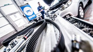 Durch die wachsende E-Mobilität, die Digitalisierung und das automasierte Fahren wird sich der Servicemarkt der freien Werkstätten im Laufe der nächsten 10 bis 15 Jahre sehr stark verändern, prognostiziert die Studie „Servicemarkt 2040: Perspektiven und Strategien für freie Werkstätten“. (Bild: ProMotor)