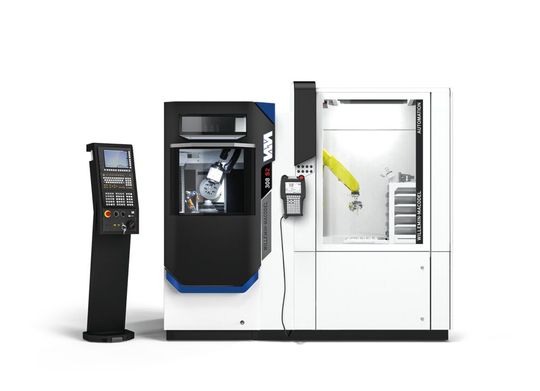 Das Bearbeitungszentrum 308S2, ergänzt durch einen Roboterarm. Es arbeitet entweder ab Palette oder mit Rohteilen. Das Bearbeitungszentrum 308S2, ergänzt durch einen Roboterarm. Es arbeitet entweder ab Palette oder mit Rohteilen.
