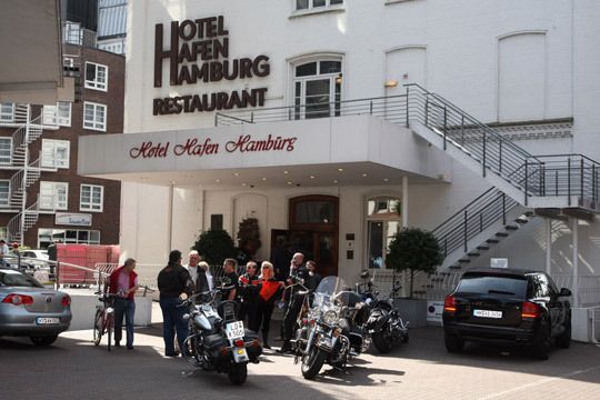 Ein Wochenende im Zeichen der Mobilität: Zeitgleich zum Techno-Jubiläum war die Elbmetropole Schauplatz der Harley Days.  (Archiv: Vogel Business Media)