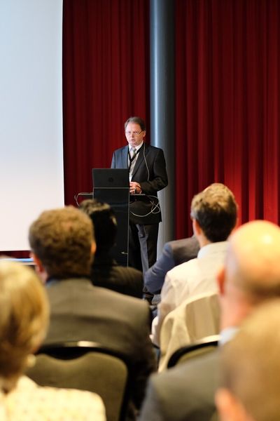 „Die Vergangenheit hat uns gelehrt, dank der Kombination von Technologien und selbst mit kleinen Volumen erfolgreich zu sein. Und in der Schweiz gibt es noch Platz für mehr Success Stories“, Claude Clément, CTO Wyss Center für Bio und Neuro Engineering. (Sherwin Asadi)