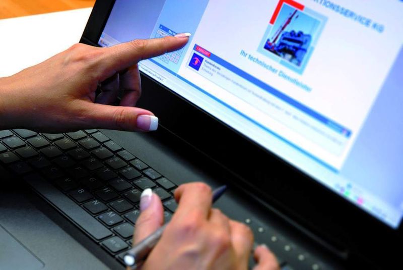 Bild 4: Die Online-Datenbank Proserve zeigt auf, wann der nächste Sicherheits-Check für Bohrmaschine, Stapler oder Rolltor ansteht. Mit ihr können die erhobenen Daten auch verwaltet werden.Bilder: Freudenberg (Archiv: Vogel Business Media)