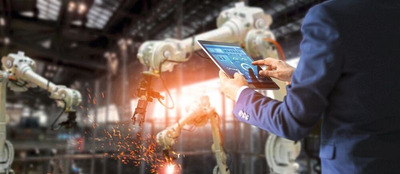Transparent, flexibel, wirtschaftlich: Um wettbewerbsfähig zu bleiben, müssen produzierende Unternehmen alsbald das Konzept Industrie 4.0 verwirklichen.  (SNV)
