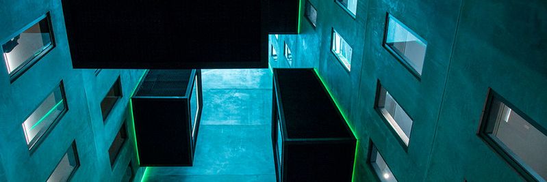 Das markante 7-geschossige Bauwerk ist in Architektur und Innenarchitektur ein Aushängeschild für die noch junge Fertigungstechnik 3D-Druck.(Bild:  konstruktionspraxis/Richter)